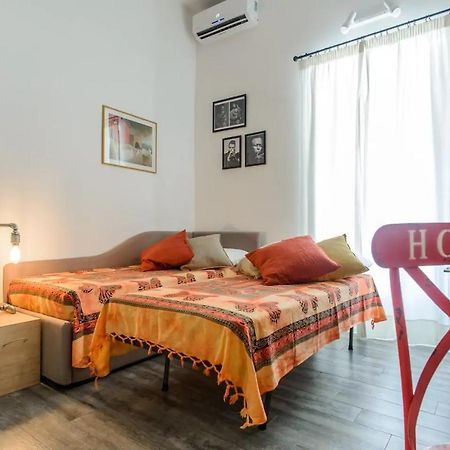 Vesuvius A Mezzocannone Appartement Napels Buitenkant foto