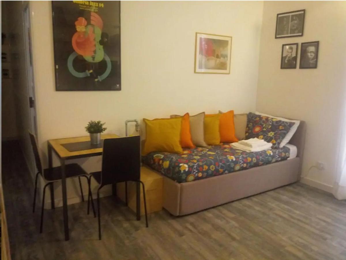 Vesuvius A Mezzocannone Appartement Napels Buitenkant foto